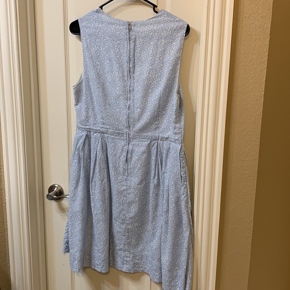 Women’s Gap Sleeveless Fit & Flare Floral Blue & White Mini Dress w/pockets - Picture 2 of 6